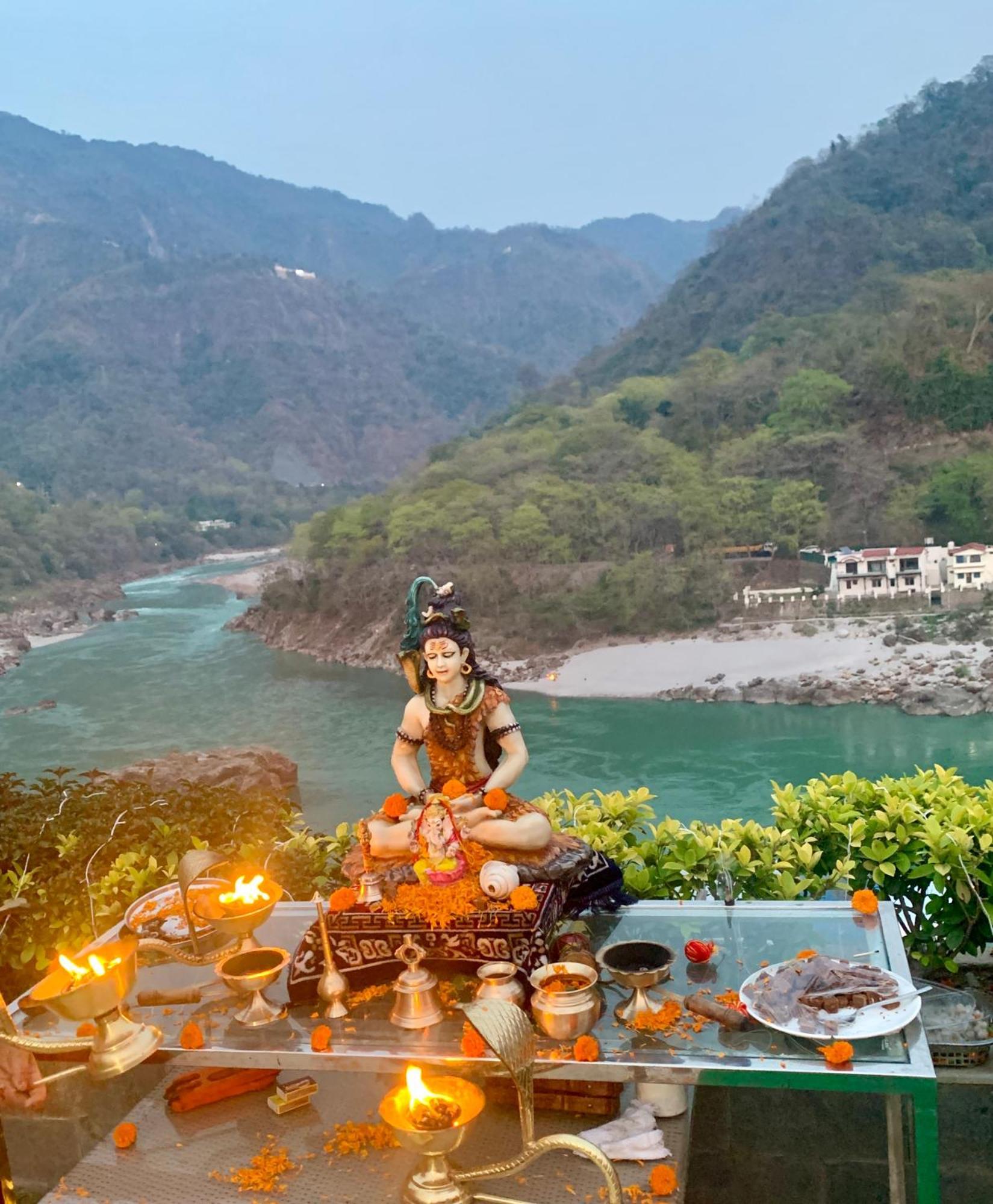 Luxury Aloha Majestic Apartments Rishikesh Bagian luar foto