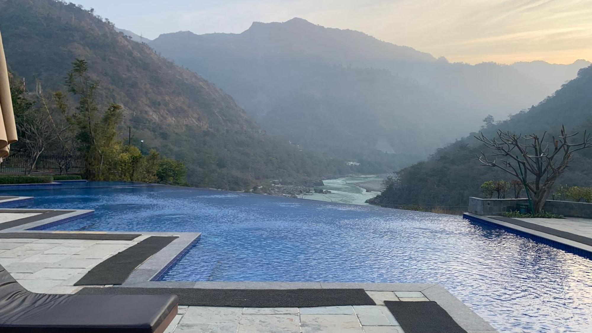 Luxury Aloha Majestic Apartments Rishikesh Bagian luar foto