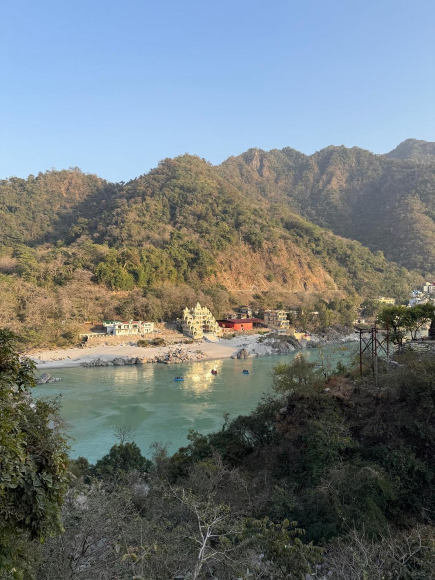 Luxury Aloha Majestic Apartments Rishikesh Bagian luar foto
