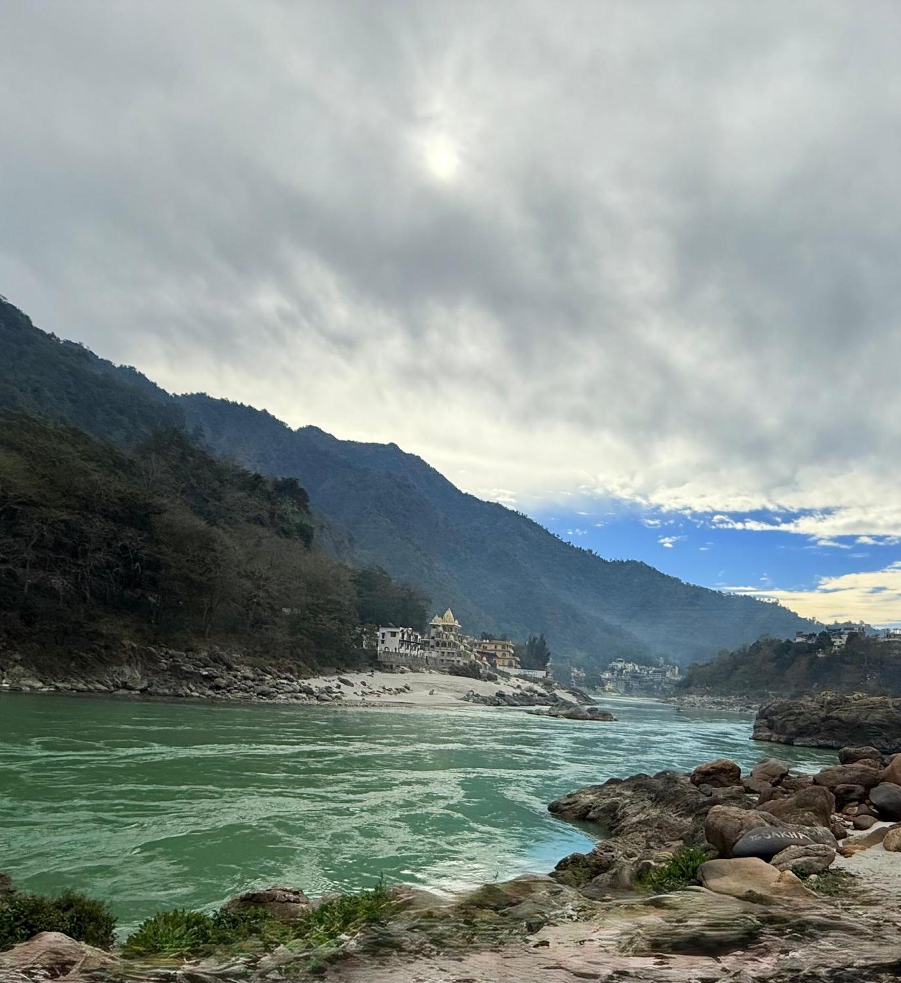 Luxury Aloha Majestic Apartments Rishikesh Bagian luar foto